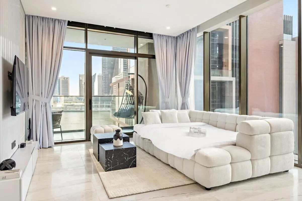 First Class 2Br Elegant Canal View Retreat contacts