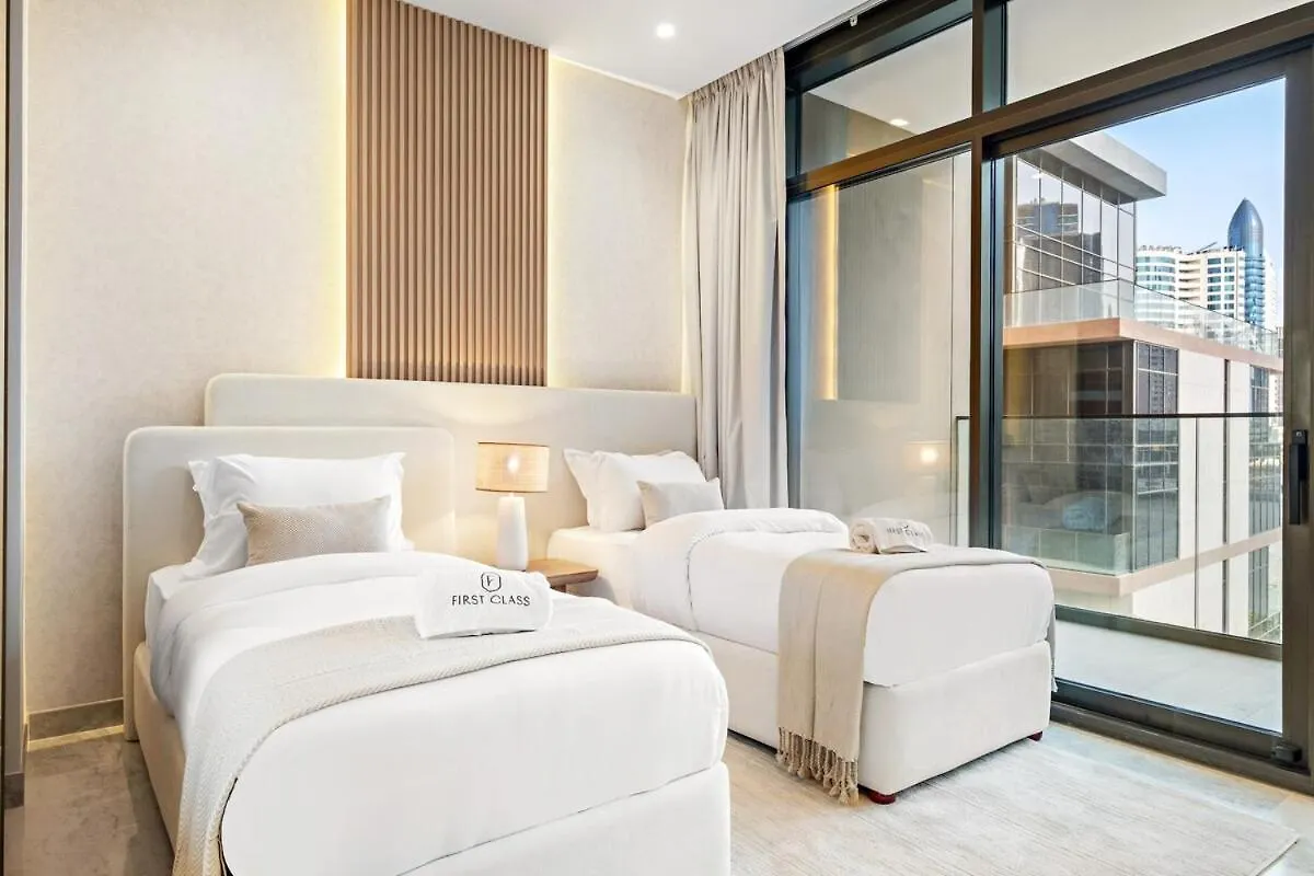 Apartment First Class 2Br Elegant Canal View Retreat Dubai
